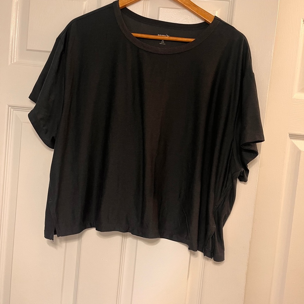 Black Women's OLD NAVY ACTIVE crop Top XXL